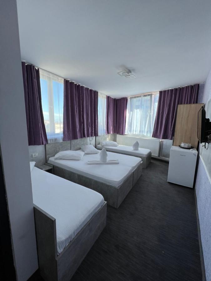 Hotel Miniom Констанца Екстериор снимка